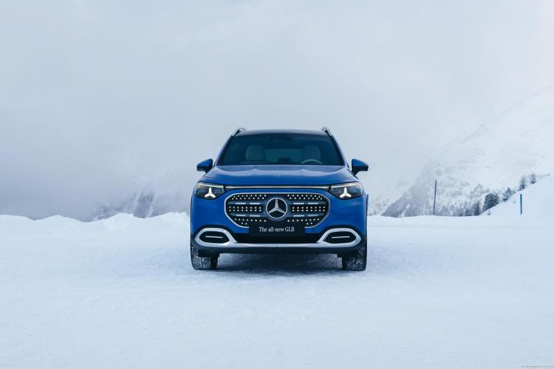 2026 Mercedes GLB 200 Plus görsel 2