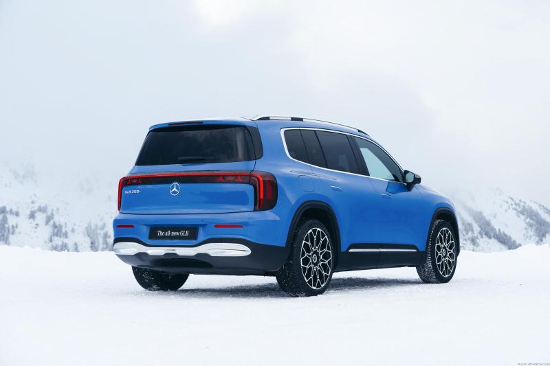 2026 Mercedes GLB 200 Plus görsel 3