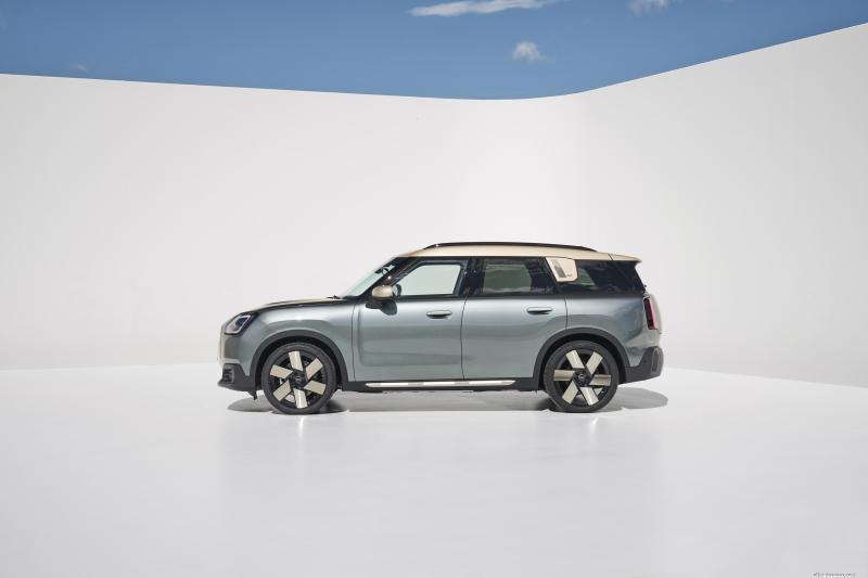 2026 Mini Countryman John Cooper Works görsel 2