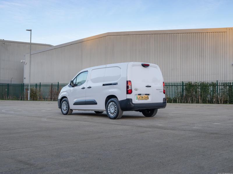 2026 Toyota Proace City Cargo 1.5 Dream görsel 2