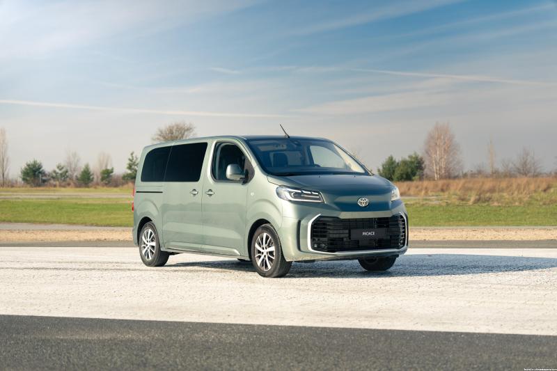 2026 Toyota Proace Verso 2.2 Passion görsel 1