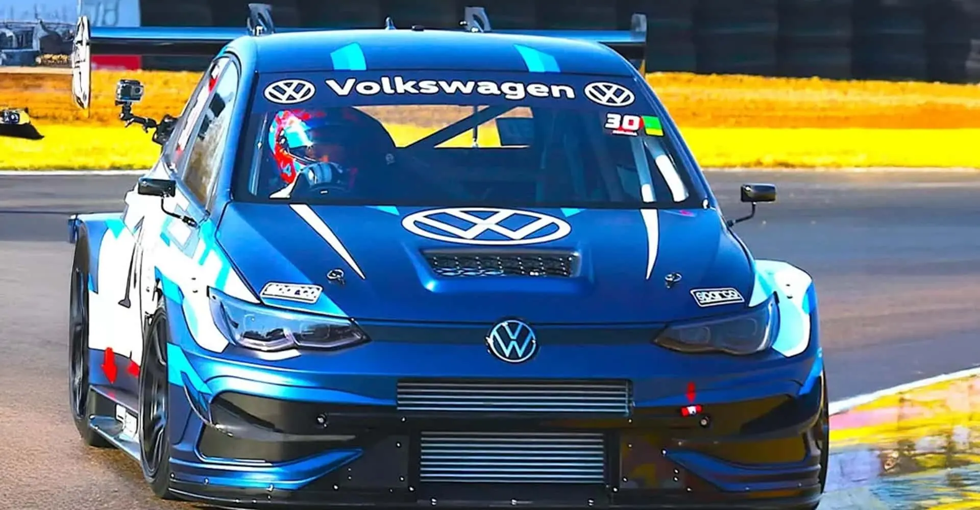 Volkswagen’den 1000 Beygirlik Mega Golf: Güçlü Başlangıç Talihsizlikle Sonuçlandı