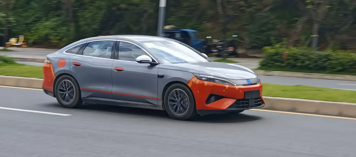 BYD, Yeni Qin Max Modelini Tanıttı: Hızlı Şarj Teknolojisiyle Öne Çıkıyor