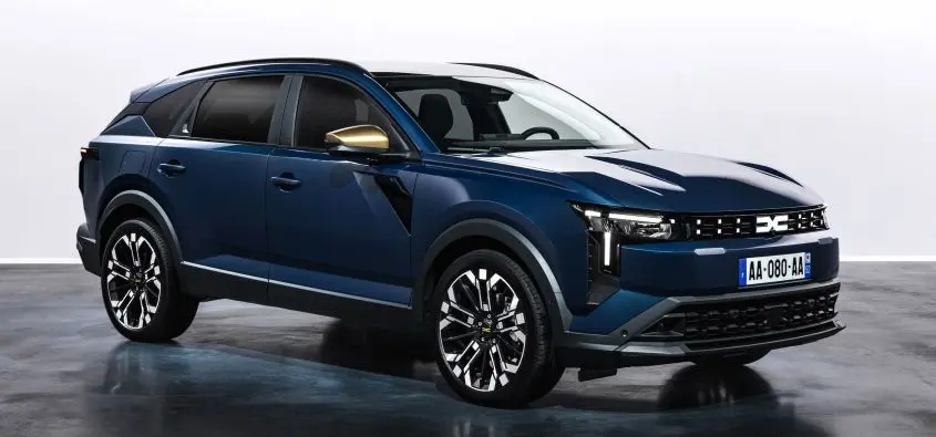 Dacia’nın Yeni Oyuncusu Striker 2026’da Yollara Çıkıyor: Hibrit Güç ve Geniş Hacim