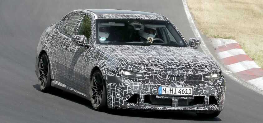 Yeni BMW M3 Görüntülendi: Hem Elektrikli Hem Benzinli Seçeneklerle Geliyor