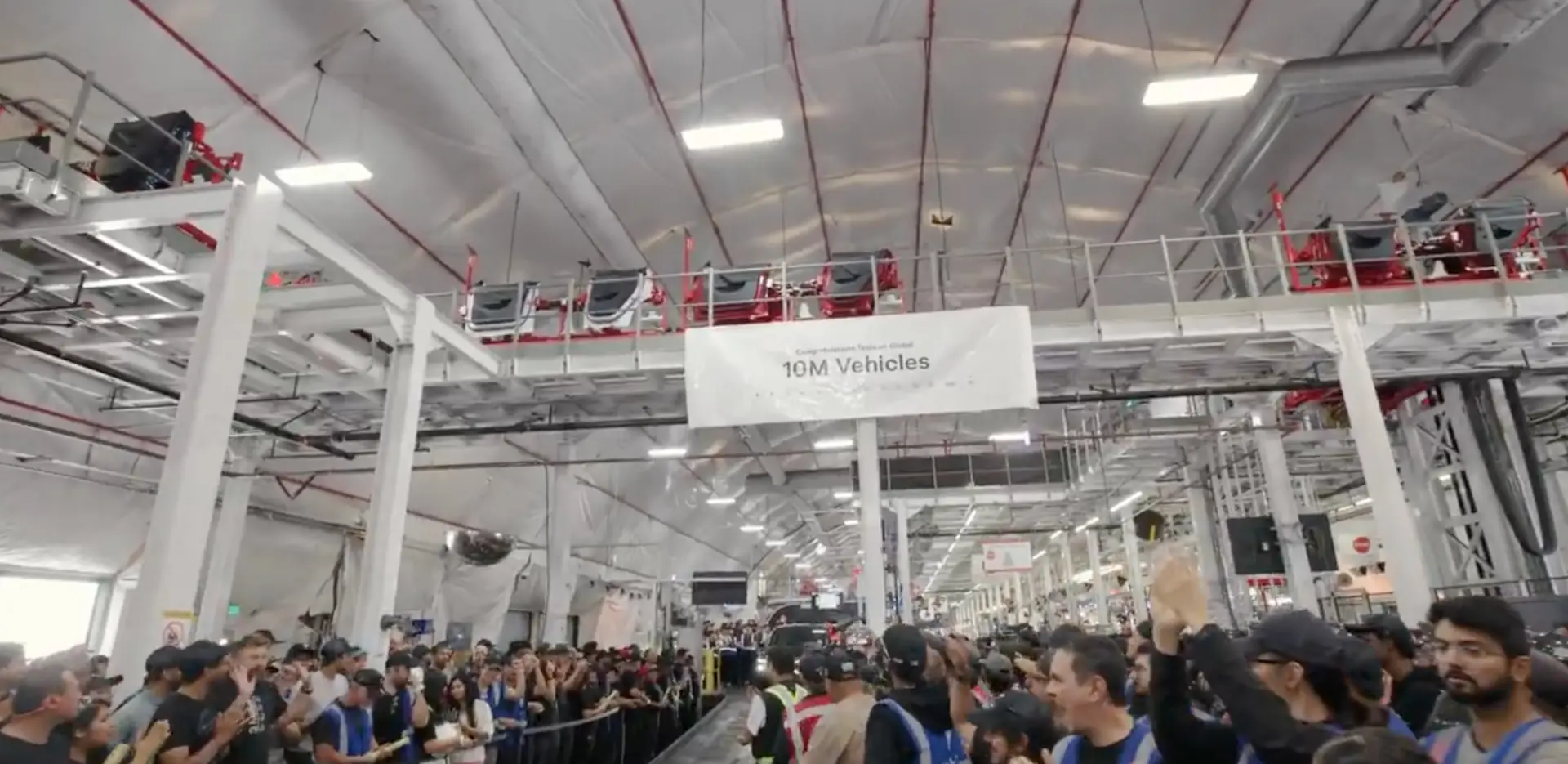 Tesla, 10 Milyonuncu Elektrikli Otomobilini Üretti Ancak Büyüme Hız Kesti