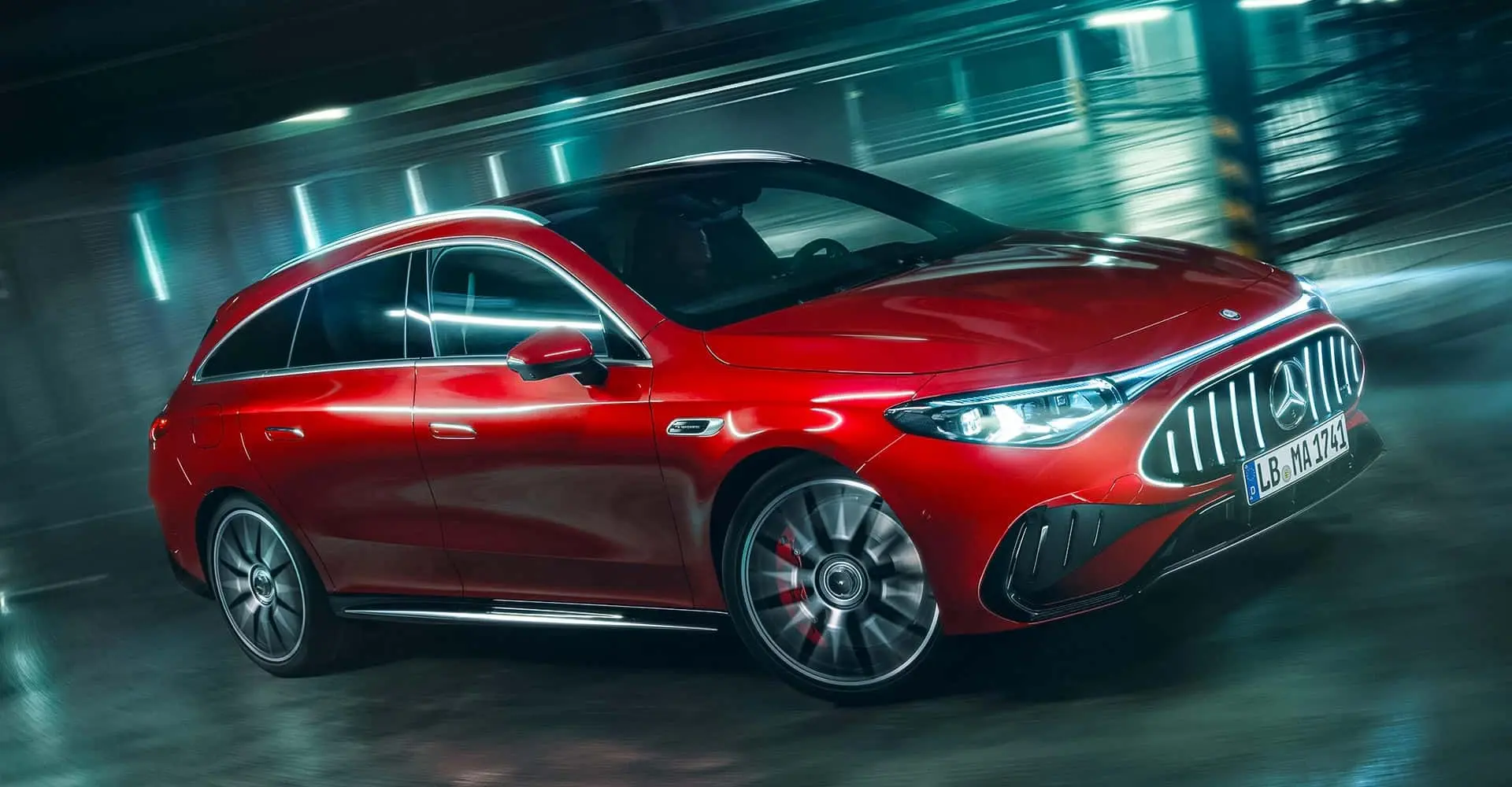 Yeni Mercedes-AMG CLA 45 Elektrikli Dönüşümüyle Sahnelere Döndü