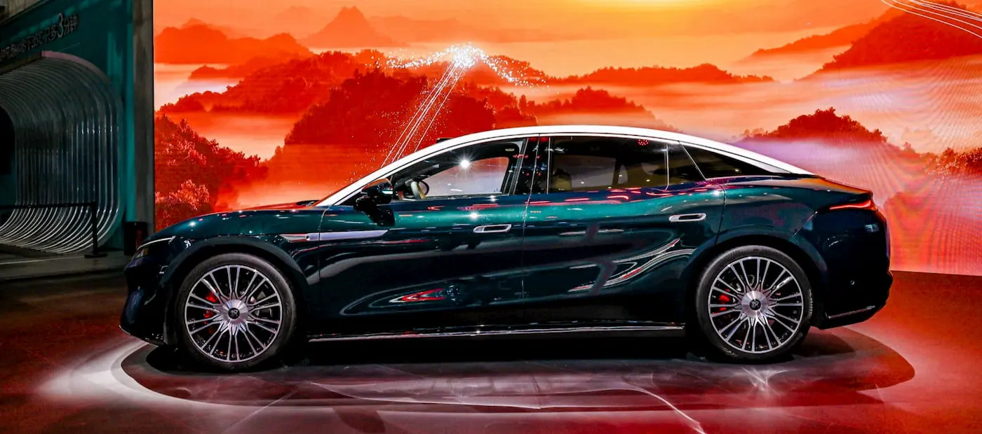 BYD 1.000 Kilometreyi Aşan Menzile Sahip Yeni Amiral Gemisi Elektrikli Modelini Satışa Sundu
