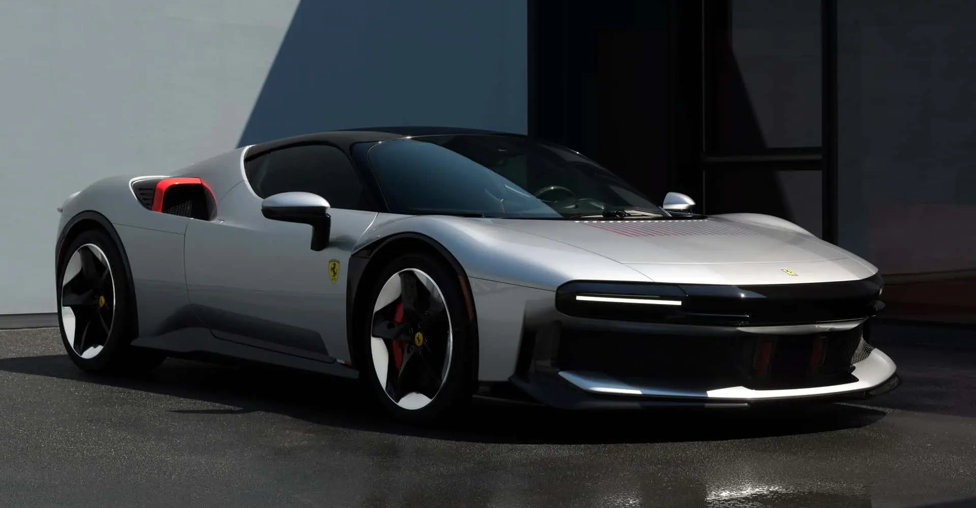 Ferrari, Özel Projeler Serisini Genişletiyor: Yeni Model CZ26 Tanıtıldı