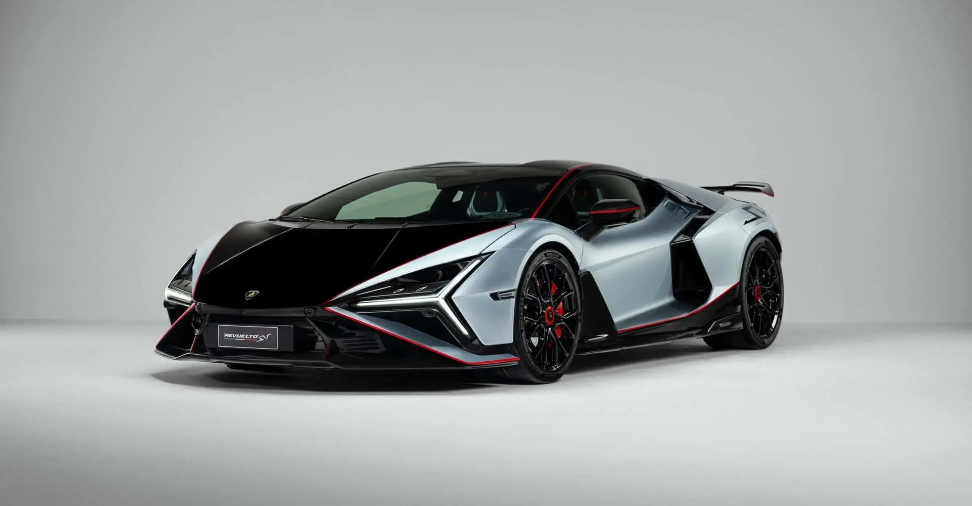 Lamborghini Revuelto SV Tanıtıldı: Pist Odaklı V12 Hibrit Güç