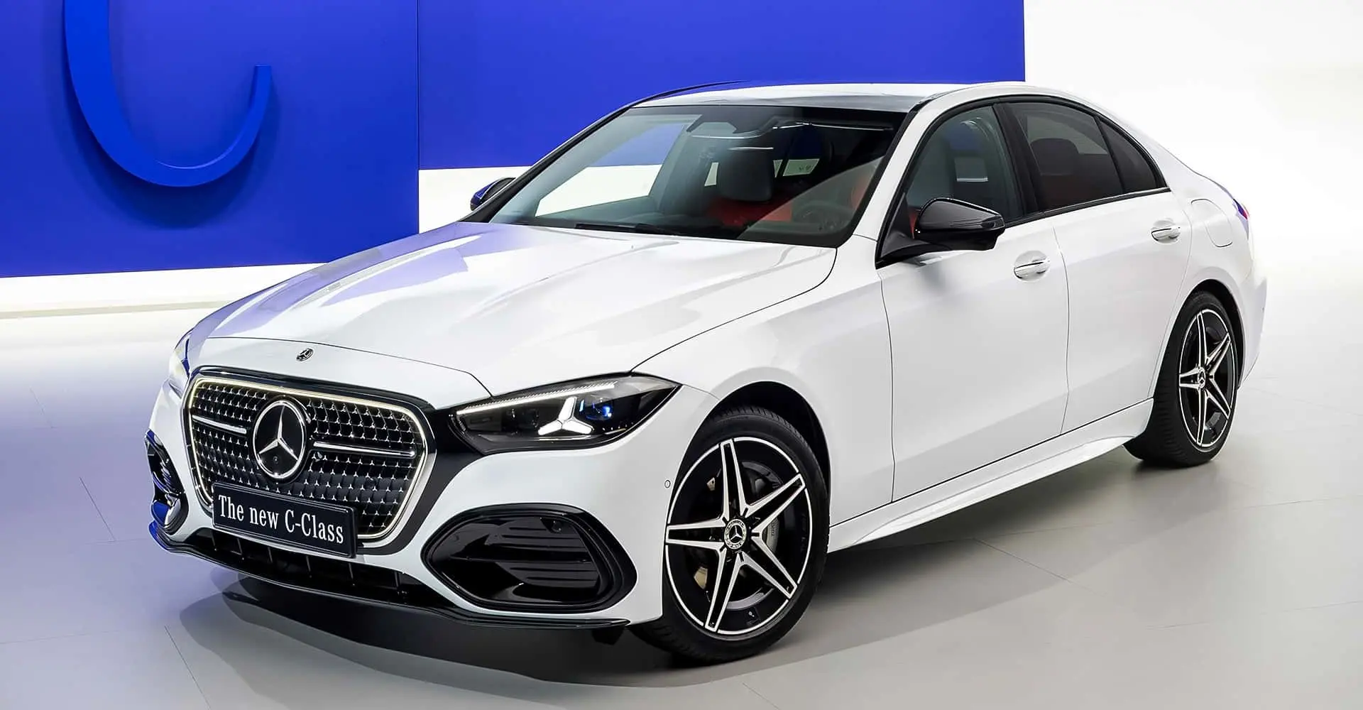 Makyajlı Mercedes-Benz C-Serisi, 255 Beygirlik Hafif Hibrit Sürpriziyle Tanıtıldı