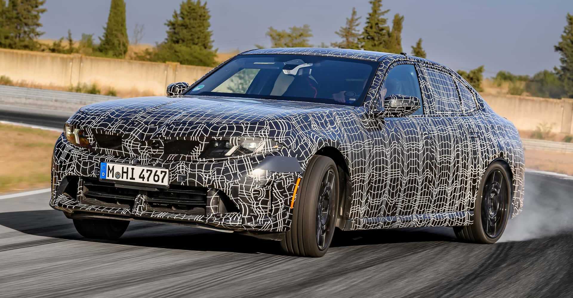 Yeni BMW 3 Serisi, Daha Güçlü Altı Silindirli Motoruyla Geliyor