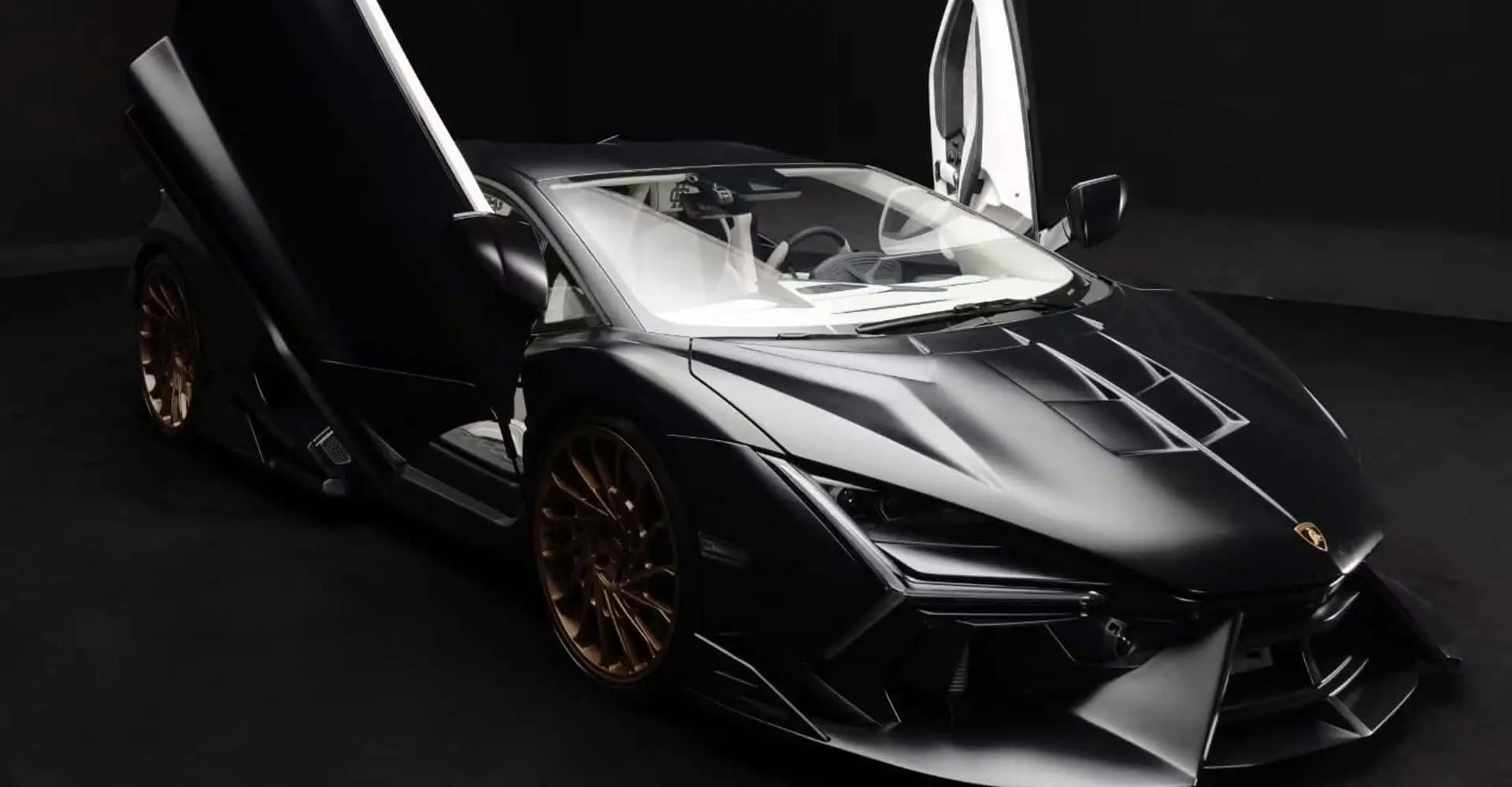 1.001 Beygirlik Lamborghini Revuelto, Voltoro V1 İle Gecelerin Efendisine Dönüştü