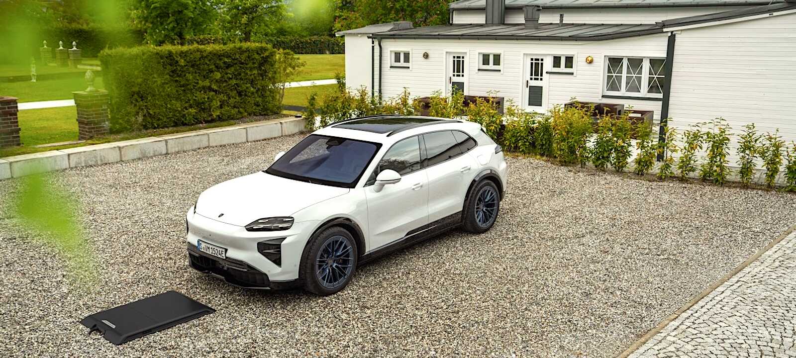 Porsche, Kablosuz Elektrikli Araç Şarj Teknolojisini Seri Üretime Alıyor