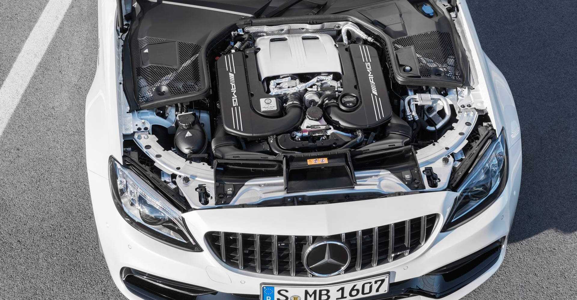 Mercedes, V8 Hayran Kitlesini Hafife Aldığını Kabul Etti ve V12 Sinyali Verdi