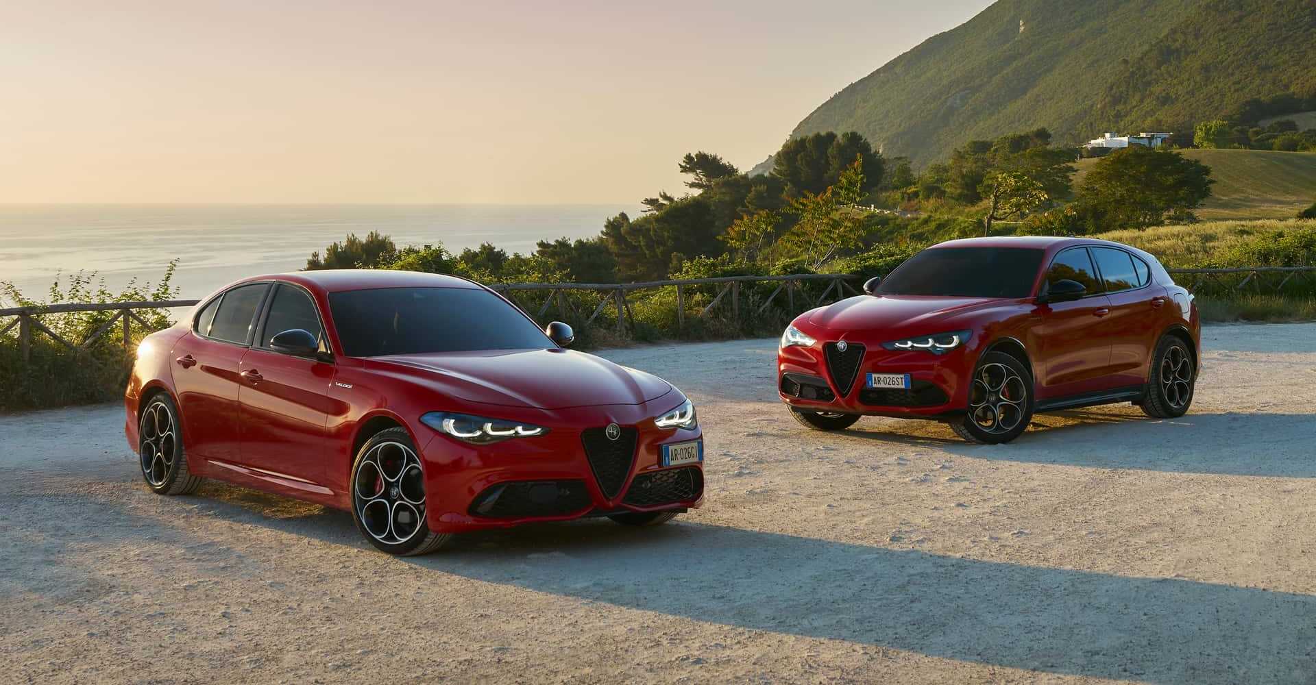 Alfa Romeo Giulia ve Stelvio Emekliliğe Direniyor: Yeni Güncelleme Yolda