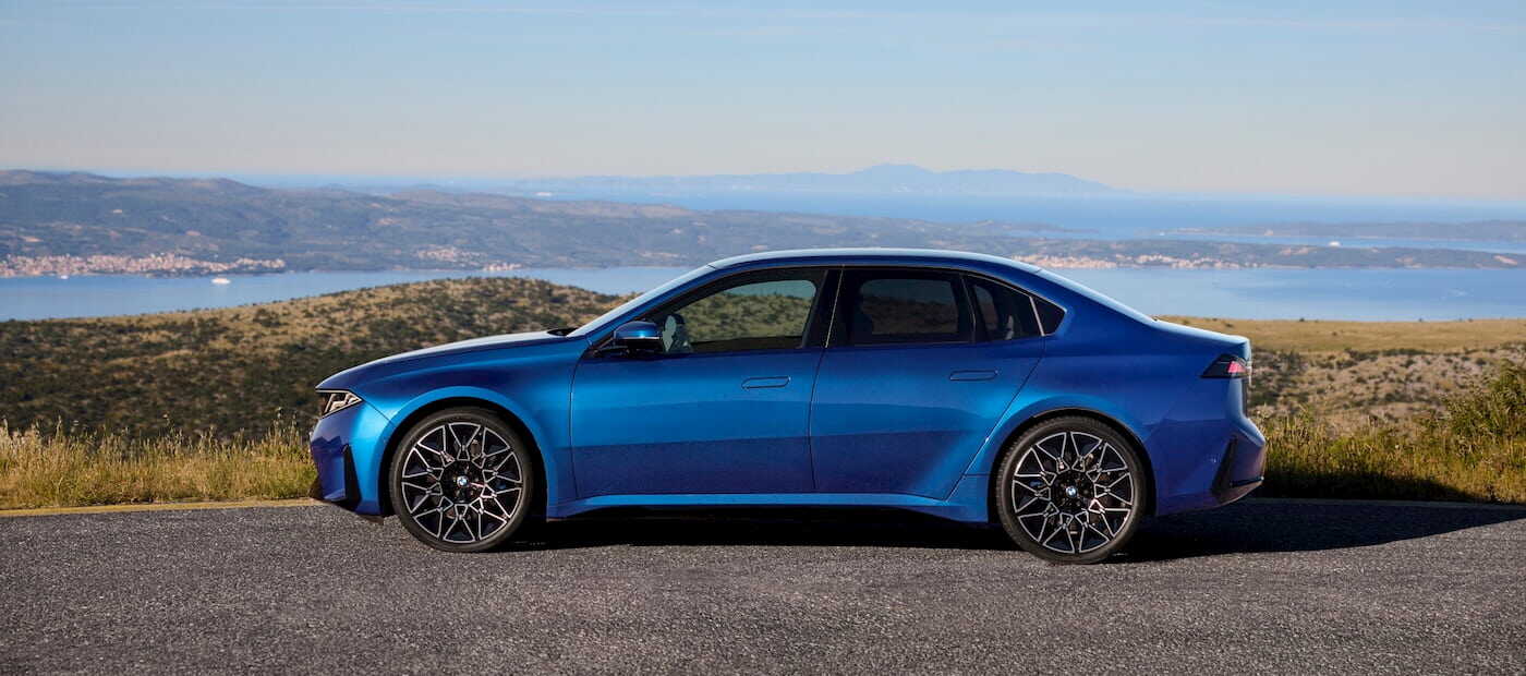 Yeni 2027 BMW i3 Tantıldı: Yüksek Menzil ve Çarpıcı Teknik Özellikler