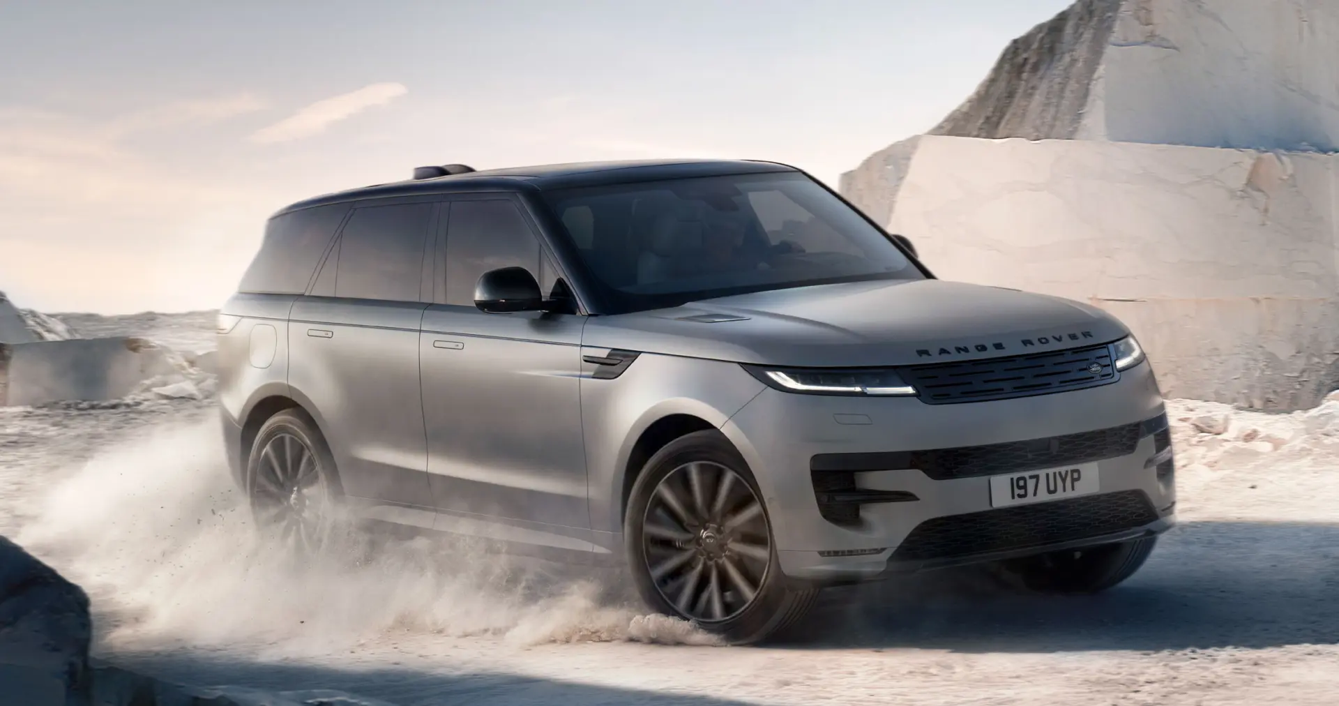 Yeni Range Rover Sport Elektrikli: EV450 Versiyonu Fiyatı 100 Bin Sterlinin Altına Çekebilir