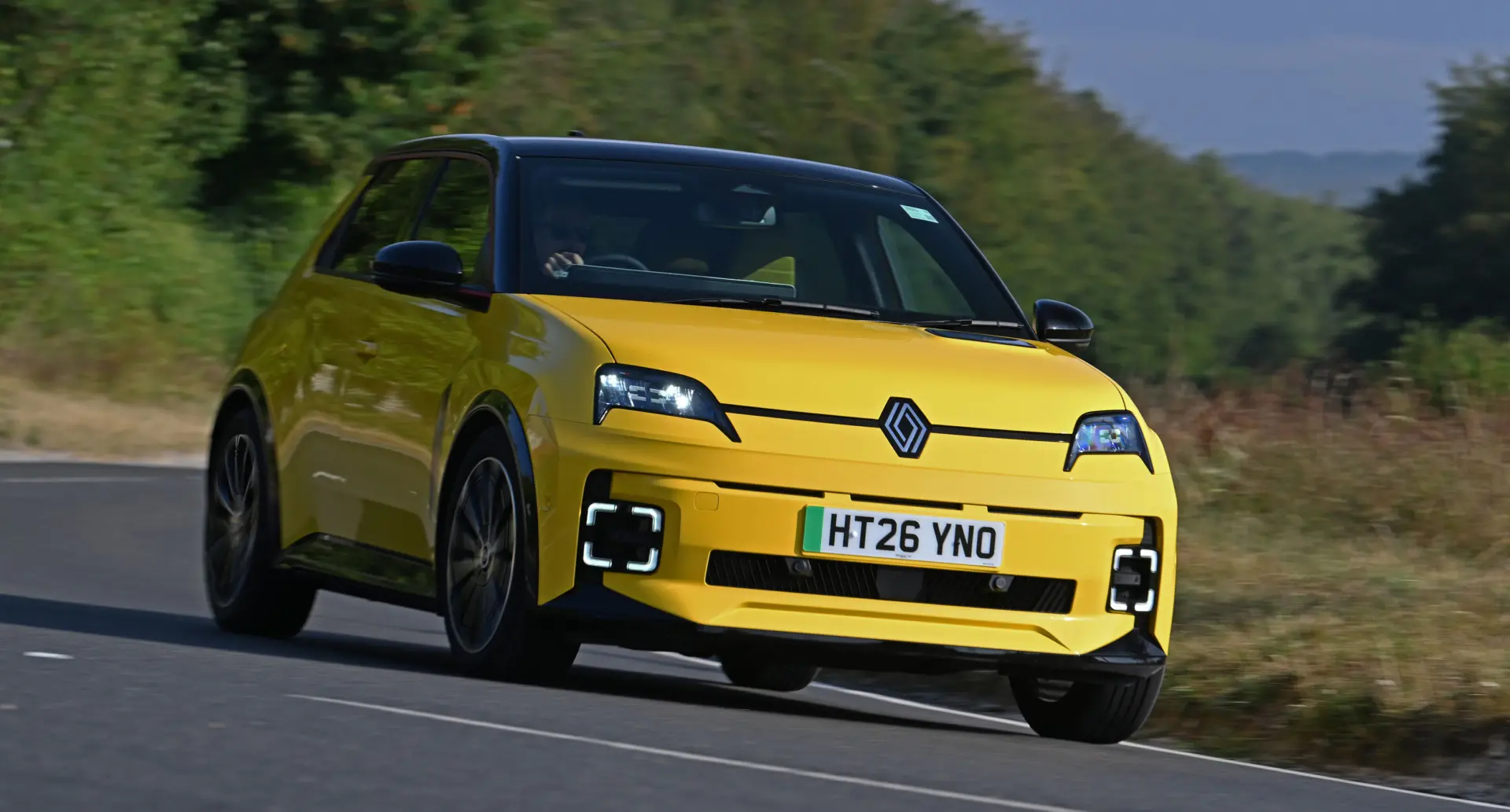 Renault 5 İçin Önemli Yenilikler Yolda, Ancak Devrim Beklenmiyor