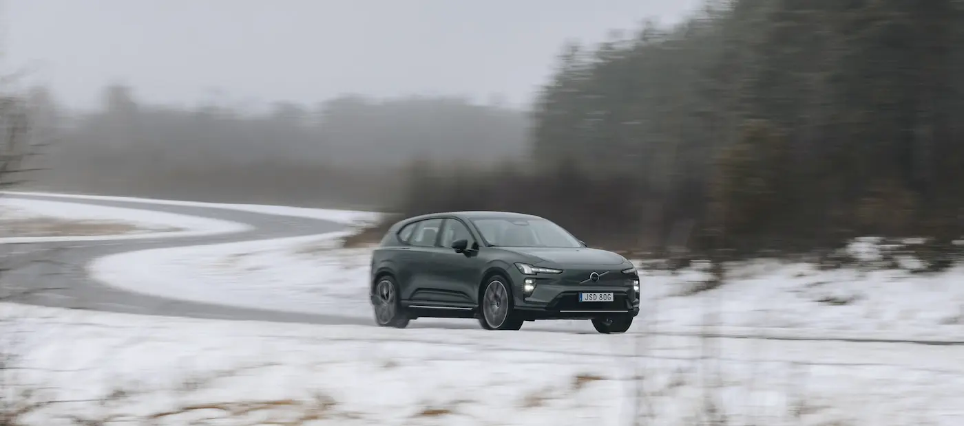 Volvo EX60, Avrupa’da 50 Bin Siparişi Geride Bıraktı Ancak Üretim Aksıyor