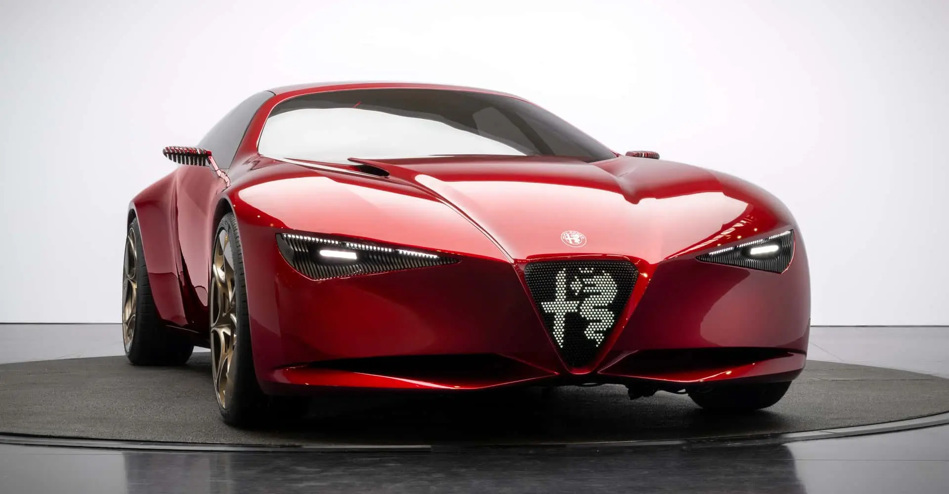 Alfa Romeo’dan Geleceğe Işık Tutan V6 Motorlu Konsept: Cuorerosso