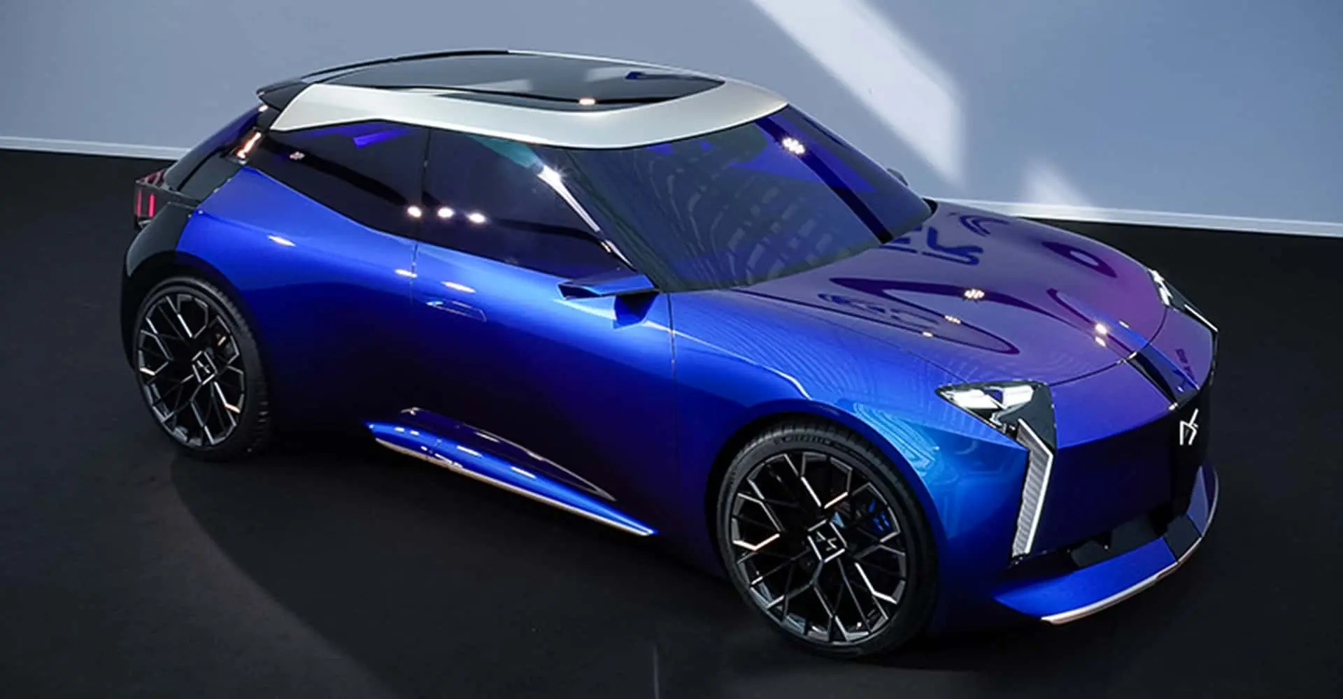 Stellantis’in Premium Markası DS Automobiles’den Yeni Konsept: DS F3VER