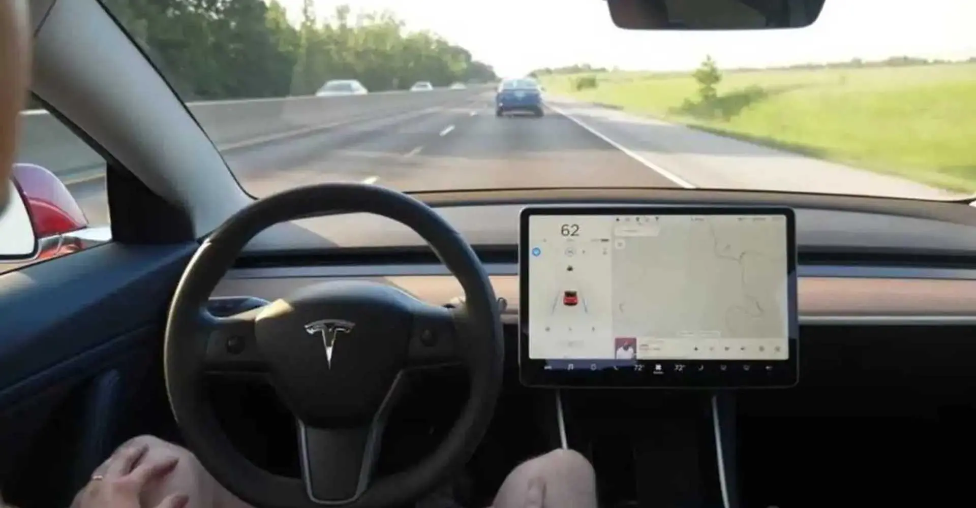 Tesla, Avrupa’da Sürücü Destek Sistemi Adını Değiştirdi